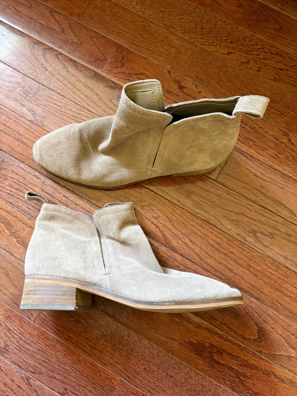 Women’s Dolce Vita Suede Chelsea Boots in Grey